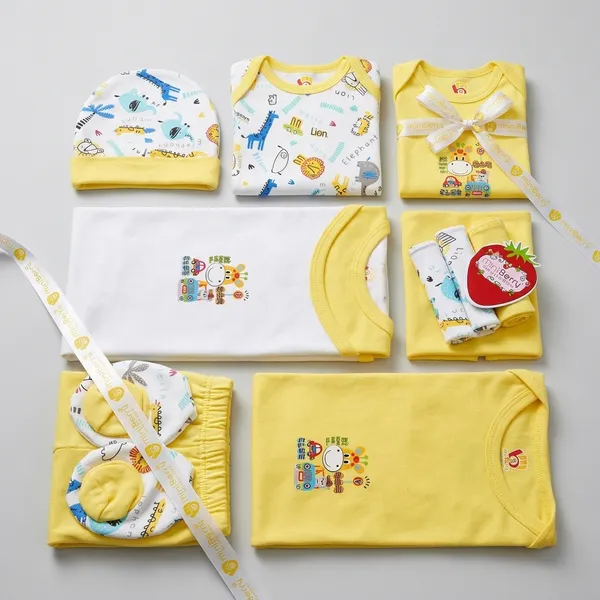 Yellow_Cotton_Premium_Gift_Set_For_Babies_(Set_Of_13_)