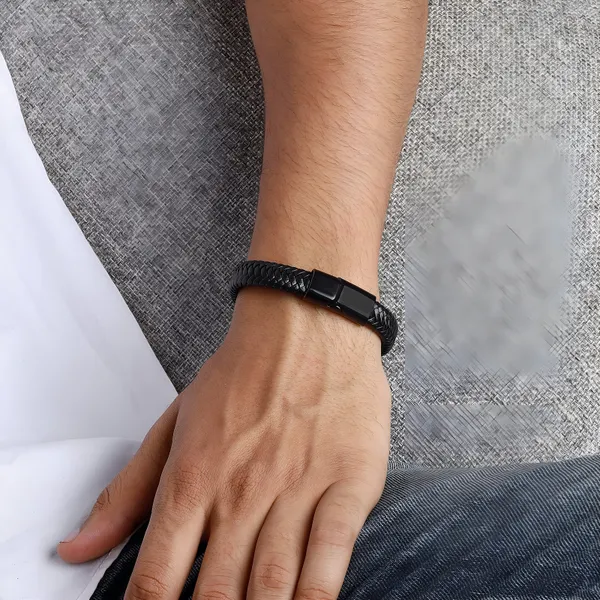Aries_Magneto_Leather_Band_Black