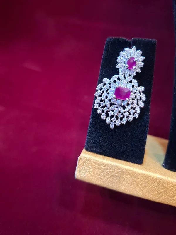 Silver_And_Ruby_Metal_Floral_American_Diamond_Necklace_Set_For_Women