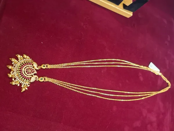 Gold_Metal_Peacock_Pendant_Long_Chain_Necklace_For_Women