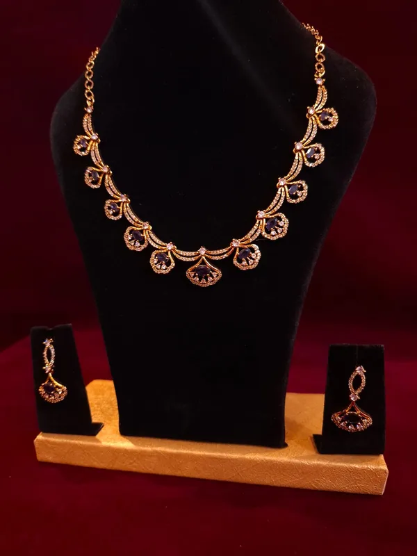 Rose_Gold_Crystal_Scalloped_Metal_Necklace_Set_For_Women