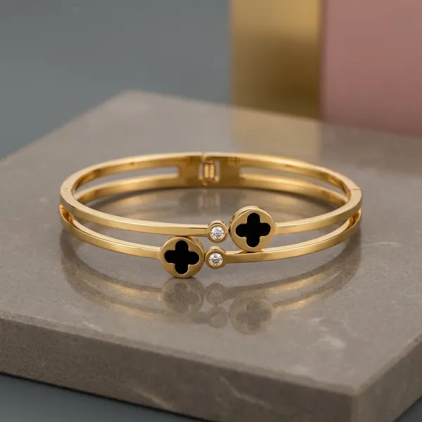 Gold_Tone_Clover_Design_Metal_Bangle_Bracelet_Set_For_Women