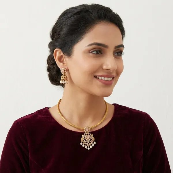 Gold_Metal_Floral_Pendant_Necklace_Set_With_Earrings_For_Women