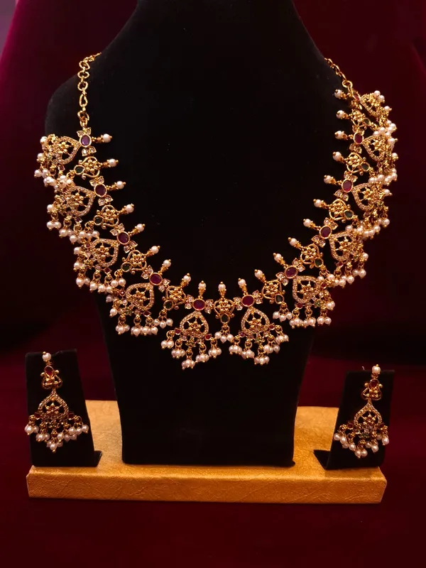 Multicolor_Metal_Ruby_Pearl_Embellished_Necklace_Set_For_Women