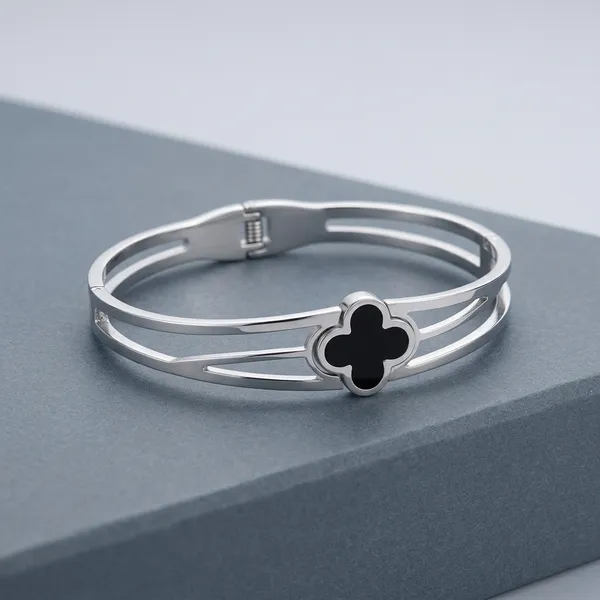 Silver_Metal_Clover_Charm_Bangle_Bracelet_For_Women