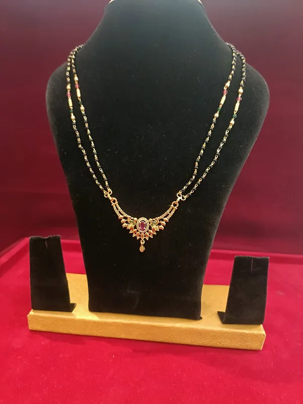 Gold_Ruby_Metal_Mangalsutra_Pendant_Necklace_For_Women