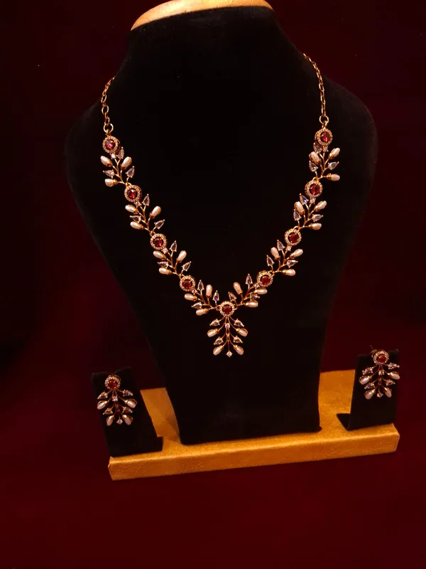 Rose_Gold_Metal_Crystal_Floral_Statement_Necklace_Set_For_Women