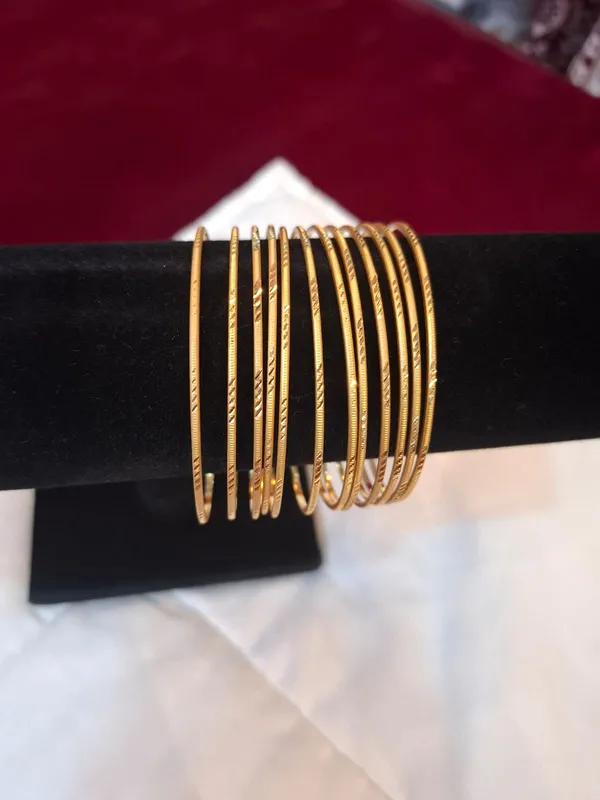 Gold_Metal_Thin_Stackable_Bangles_Set_For_Women