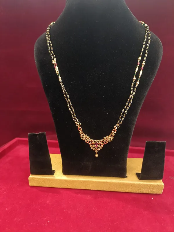 Gold_And_Pink_Metal_Black_Bead_Mangalsutra_Chain_For_Women