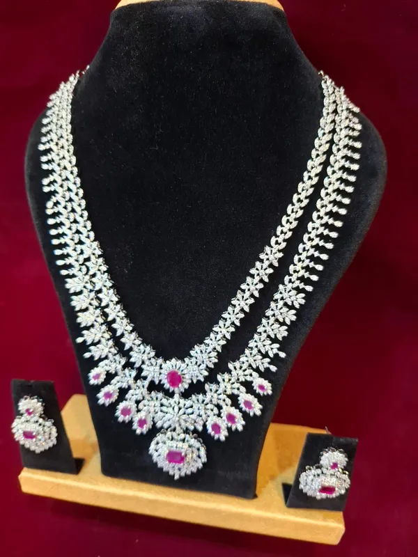 Silver_And_Ruby_Metal_Floral_American_Diamond_Necklace_Set_For_Women
