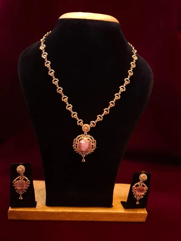 Rose_Gold_Pink_Metal_Kundan_Stone_Pendant_Necklace_Set_For_Women