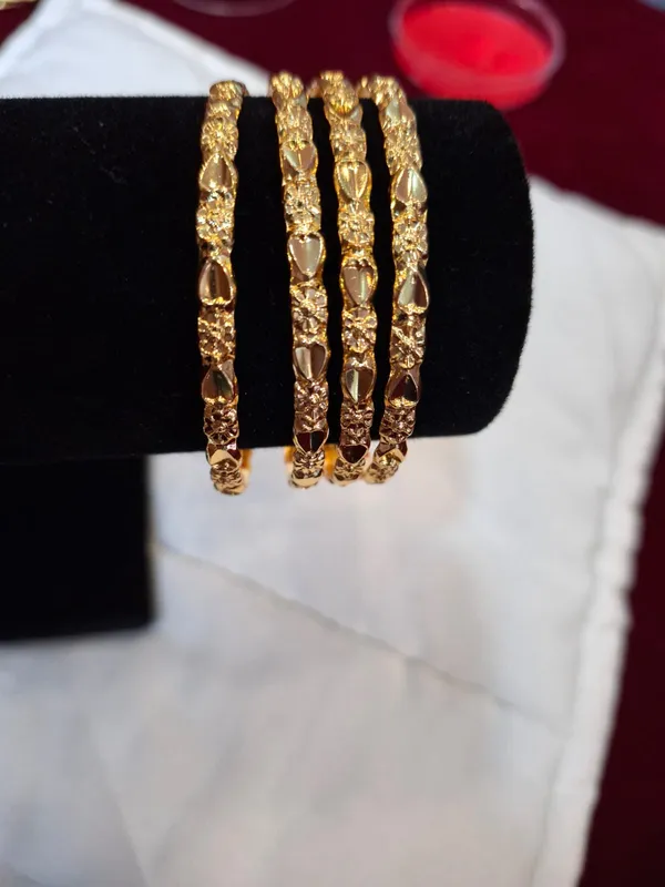 Gold_Metal_Floral_Embossed_Bangles_Set_For_Women