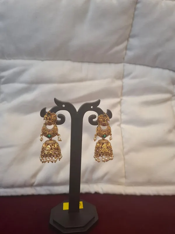 Gold_Metal_Temple_Jhumka_Earrings_With_Pearl_Drops_For_Women
