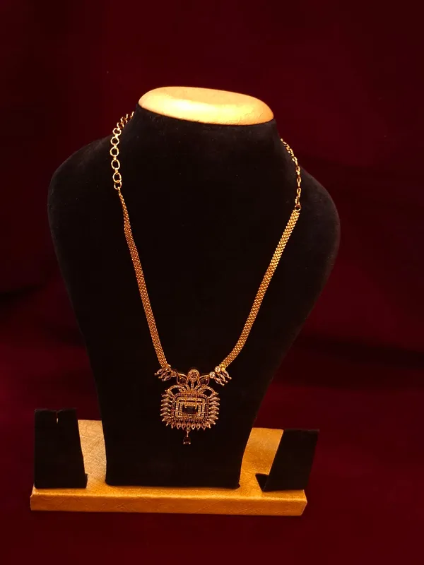 Gold_Metal_Ornate_Rectangular_Pendant_Chain_Necklace_For_Women