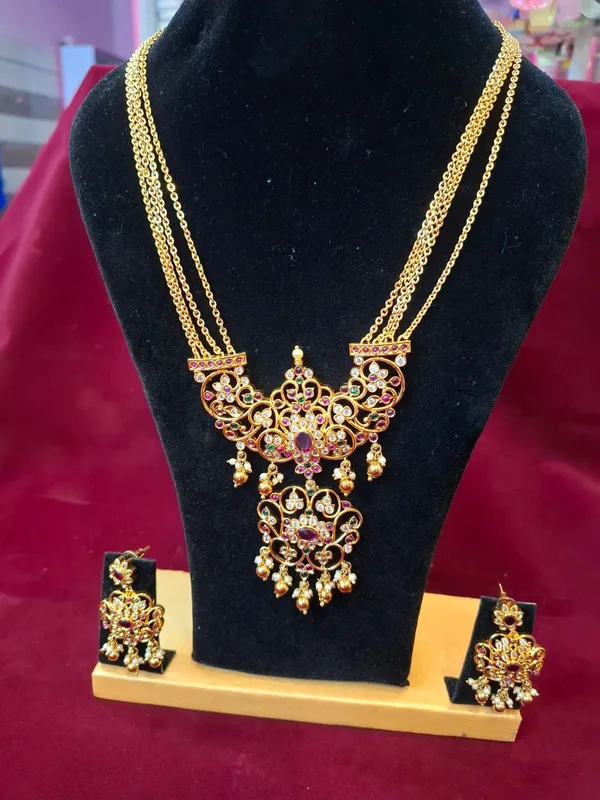 Gold_Metal_Kundan_Meenakari_Necklace_Set_With_Earrings_For_Women