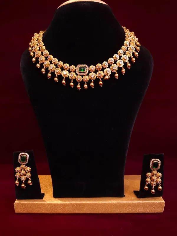Gold_And_Green_Metal_Polki_Kundan_Choker_Necklace_Set_For_Women