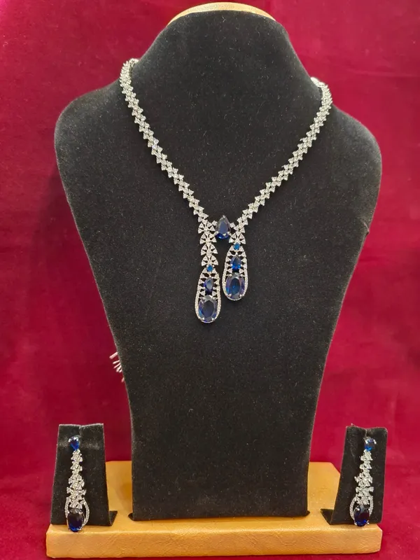 Diamond_Chain_Necklace_with_Dual_Blue_Sapphire_Drops