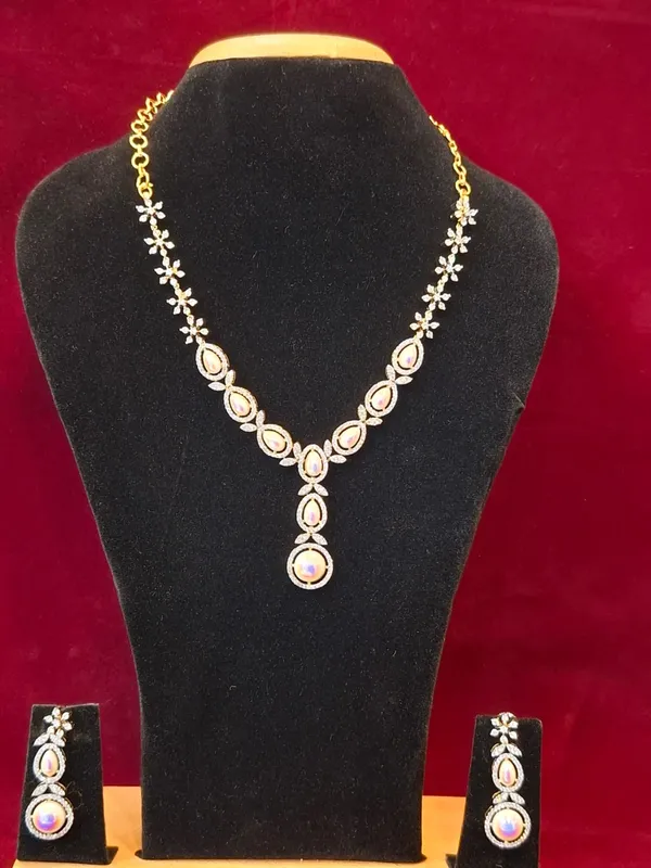 Graceful_Diamond_and_Pastel_Pink_Pearl_Drop_Necklace_Set