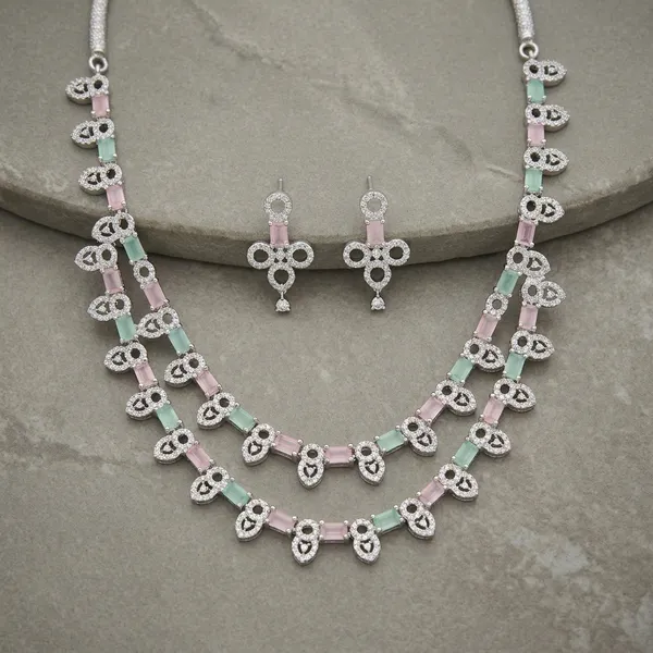 Silver_Metal_Layered_Heart_Pendant_Necklace_Set_For_Women