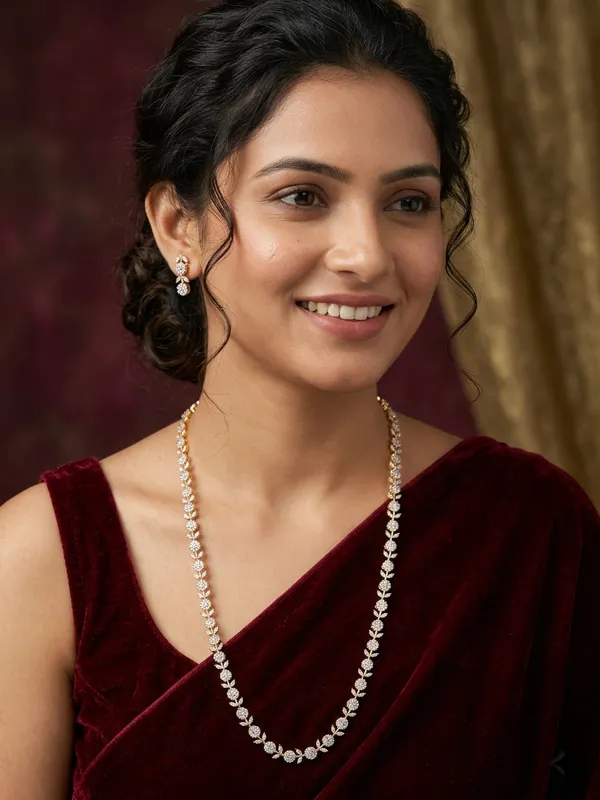 Elegant_Delicate_Long_Diamond_Floral_Chain_Necklace