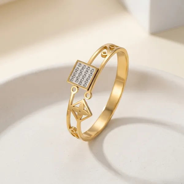 Gold_Crystal_Geometric_Pendant_Metal_Adjustable_Bracelet_For_Women