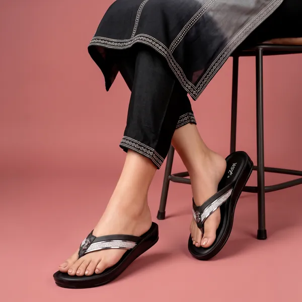 Women’s_White_Crystal_V-Strap_Sandal_8020-Black