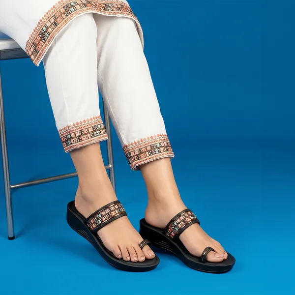Women's_Stylish_Toe-Ring_Multicolor_Ethnic_Strap_Wedge-Heel_Sandal-7030-Black