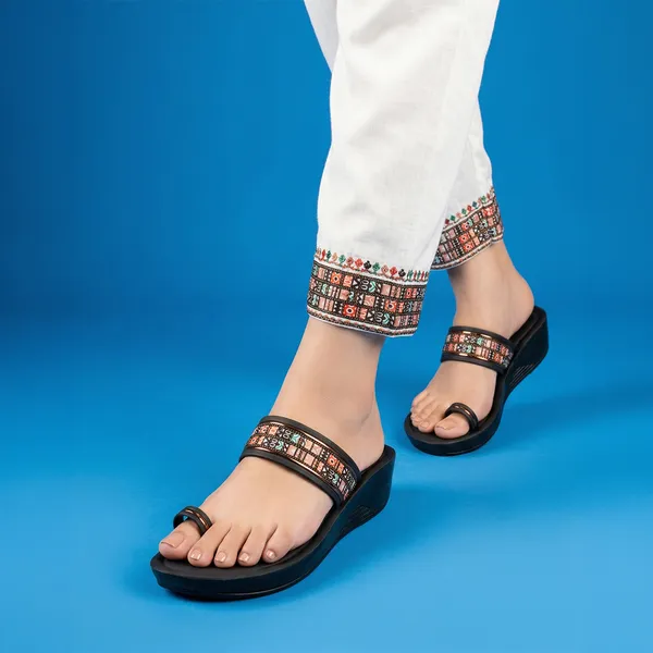 Women's_Stylish_Toe-Ring_Multicolor_Ethnic_Strap_Wedge-Heel_Sandal-7030-Black