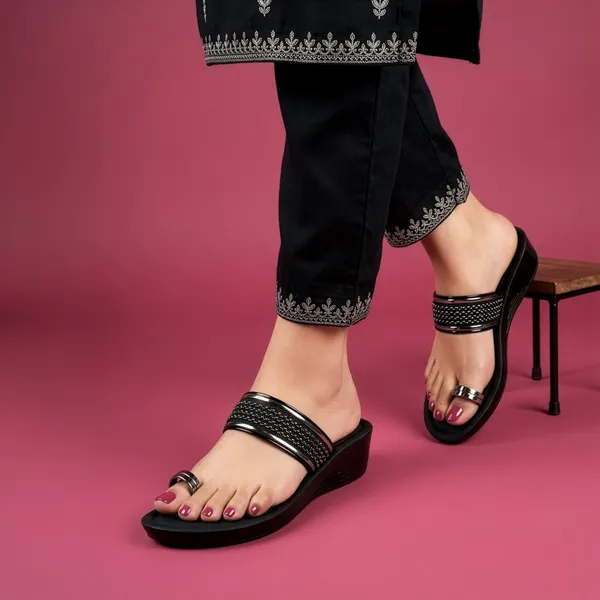 Women's_Stylish_Textured_Metallic_Strap_Toe-Ring_Wedge-Sandal-7013-Black