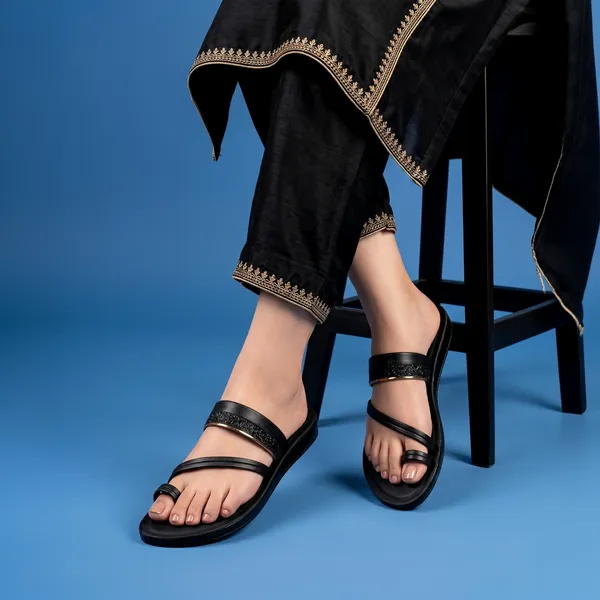 Women’s_Shimmer_Cross-Belt_Toe-Ring_Sandal_8029-Black