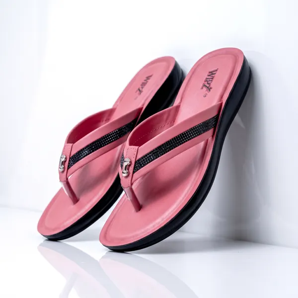 Women’s_Black_Square_Crystal_V-Strap_Sandal_8023-Carrot