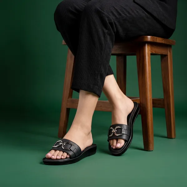 Women's_Premium_Horsebit_Broad_Strap_Toe-Ring_Sandal_8045-Black