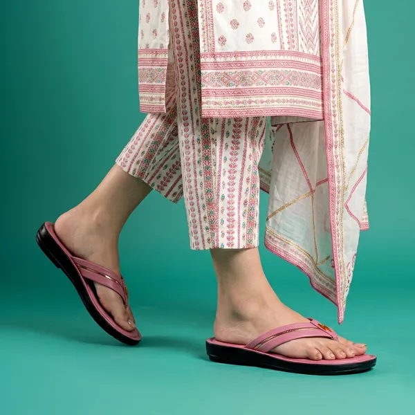 Women’s_Single_Metallic_Line_V-Strap_Sandal_8028-Carrot