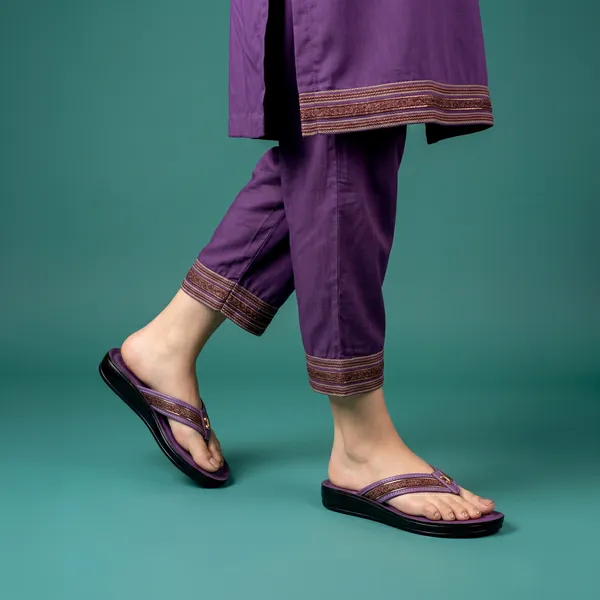 Women’s_Shimmer_V-Strap_Sandal_8021-Wine