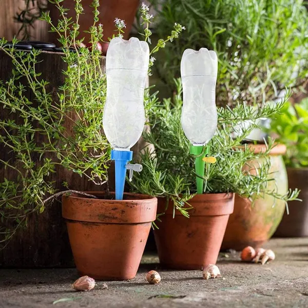 Blue_And_Green_Plant_Watering_Spikes_Plastic_Watering_Spikes