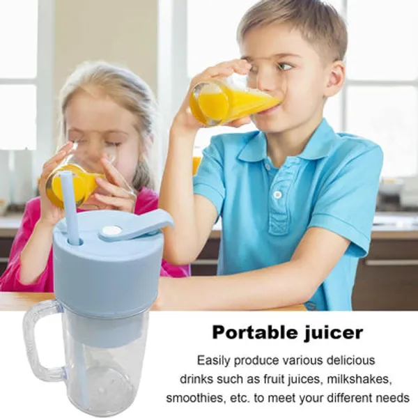 Blue_And_Clear_Juicer_Blender_Plastic_Portable_Juicer