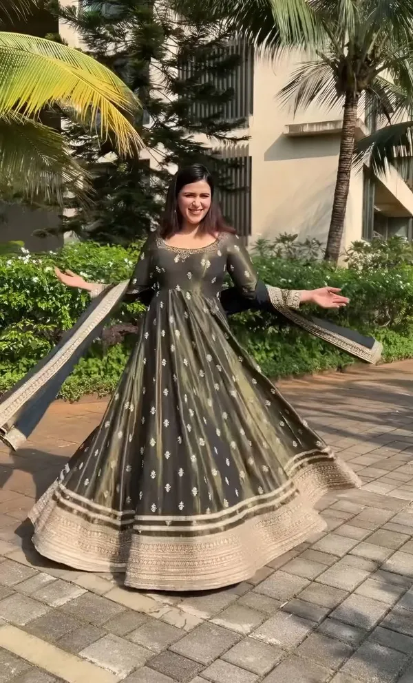 Chinon_Silk_Anarkali_Suit