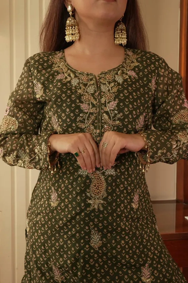 Chinon_Silk_Sharara_Suit