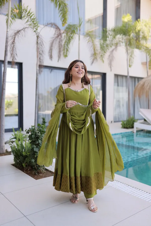Mul_Chanderi_Anarkali_Suit