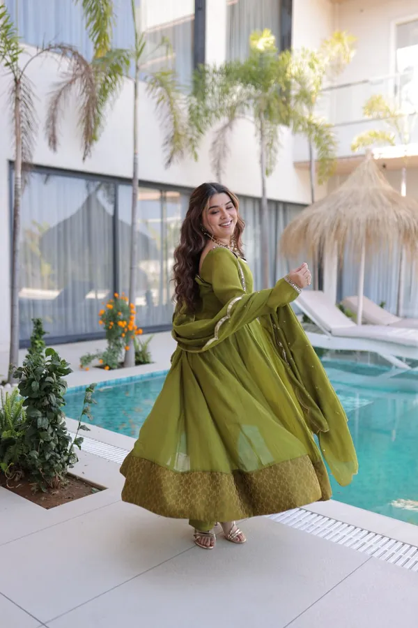 Mul_Chanderi_Anarkali_Suit