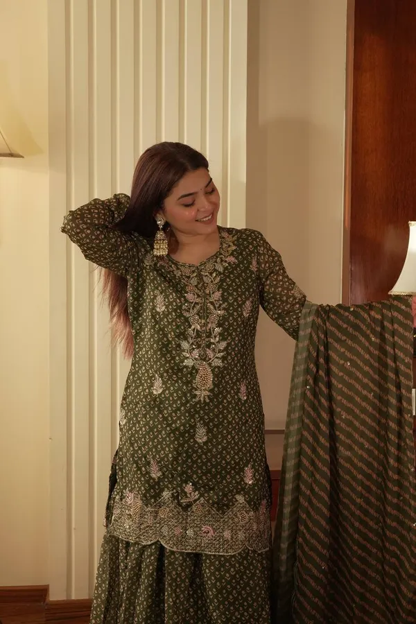 Chinon_Silk_Sharara_Suit