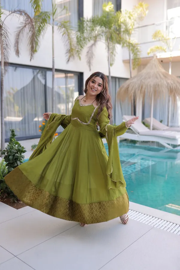 Mul_Chanderi_Anarkali_Suit