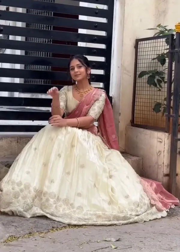 Chinon_Silk_Lehenga_Choli