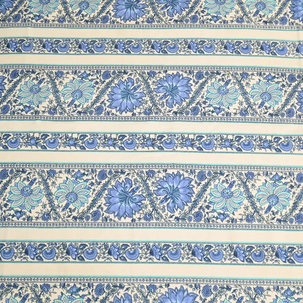 Neel_Vatika_King_Size_Bedsheet_With_2_Pillow_Covers_|_144_TC
