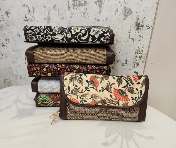 Multicolor_Jute-Blend_Fabric_With_Faux_Leather_Trims_Clutch_Wallet_For_Women