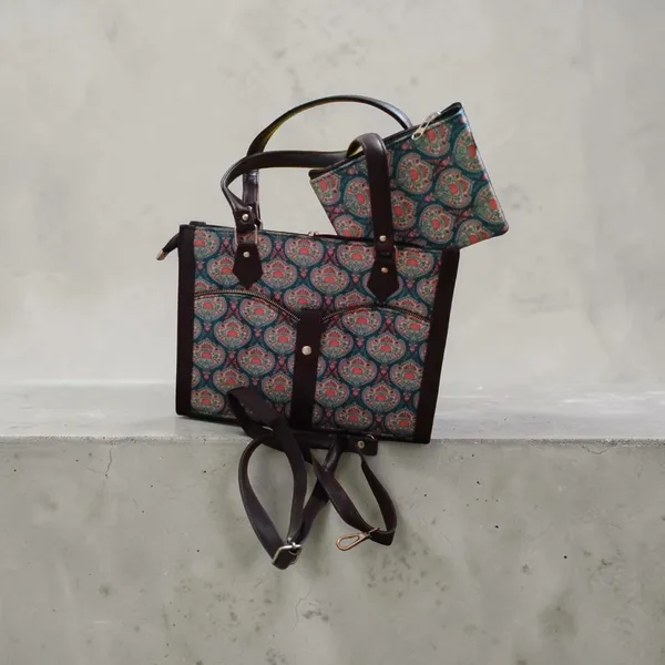 Multicolor_Canvas_With_Faux_Leather_Handles_And_Trims_Handbag_With_Sling_Strap_For_Women