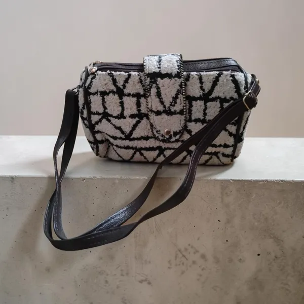 Black_And_White_Woven_Fabric_With_Faux_Leather_Trims_Sling_Bag_For_Women