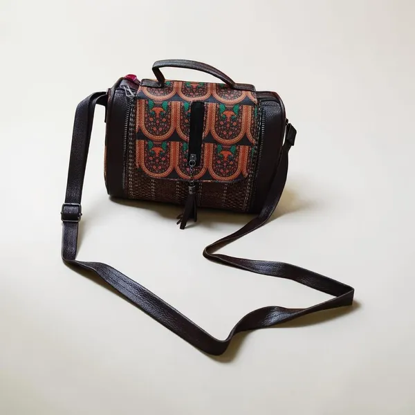 Brown_Woven_Sling_Bag_For_Women