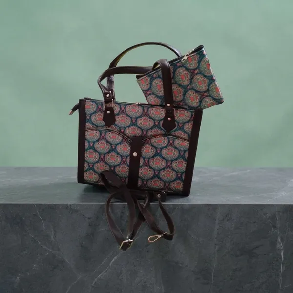 Multicolor_Canvas_With_Faux_Leather_Handles_And_Trims_Handbag_With_Sling_Strap_For_Women