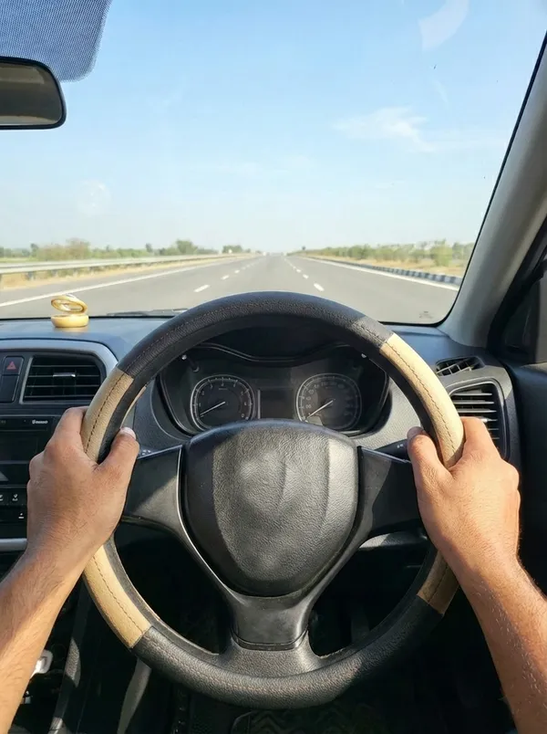Beige-Black_Steering